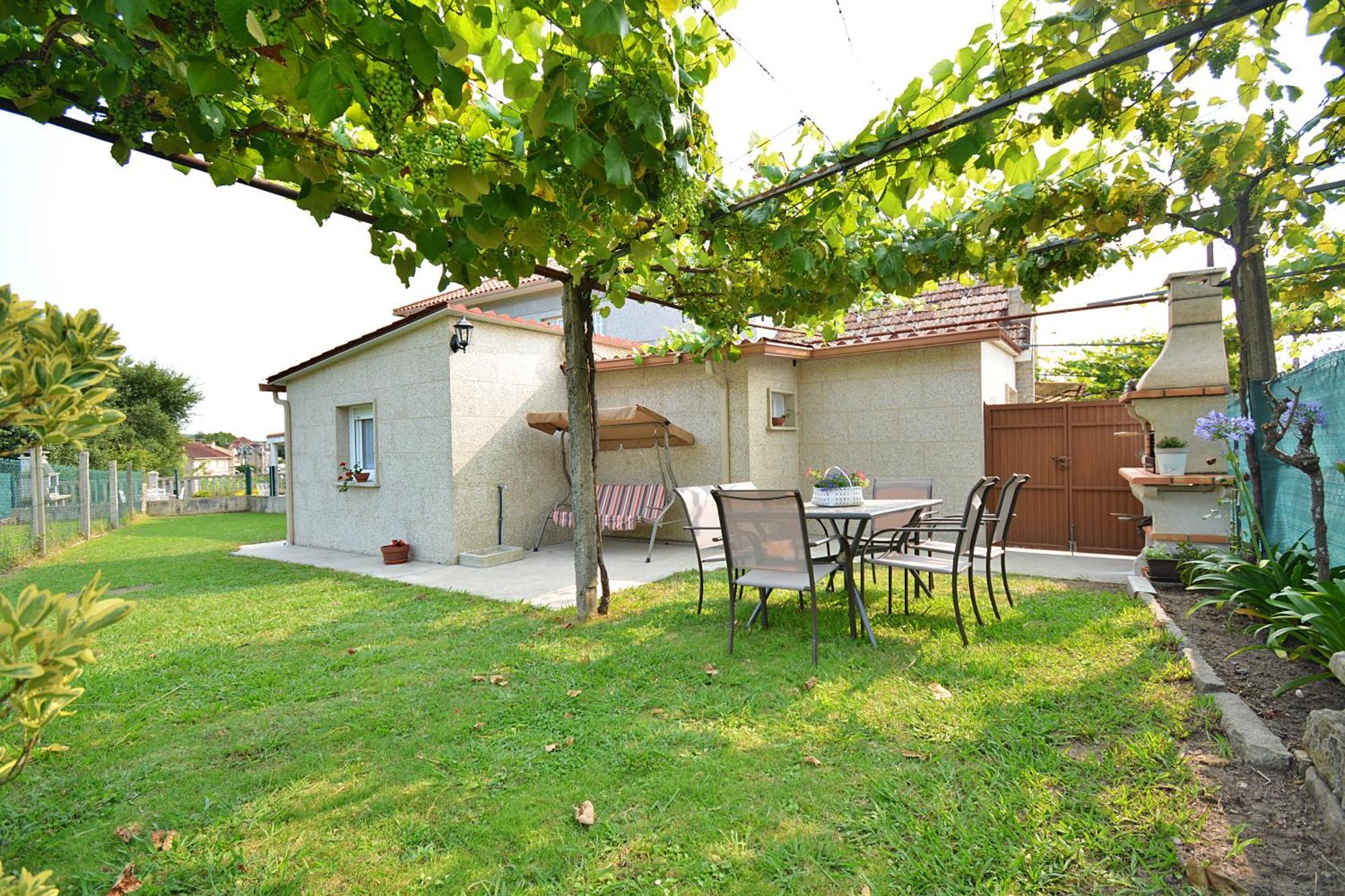 Galihost - Casa Con Jardin En Pontevedra Villa Bagian luar foto